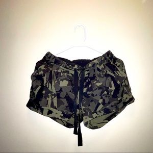 COPY - Lulu lemon shorts